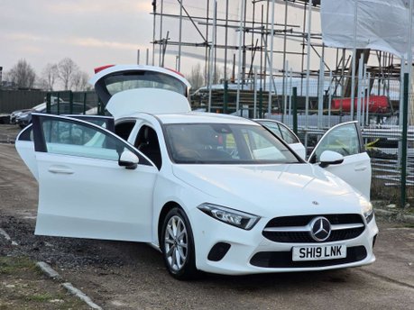 Mercedes-Benz A Class 1.5 A180d Sport (Executive) Hatchback 5dr Diesel 7G-DCT Euro 6 (s/s) (116 p 5