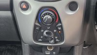 Toyota Aygo 1.0 VVT-i x-play Hatchback 5dr Petrol x-shift Euro 6 (71 ps) 43