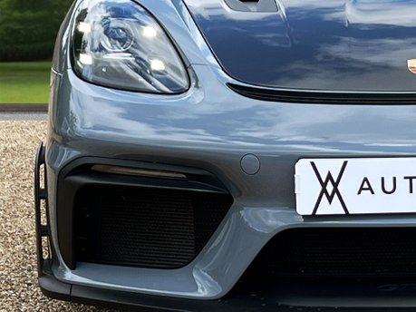 Porsche 718 CAYMAN GT4 RS PDK 17