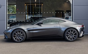 Aston Martin V8 Vantage 3