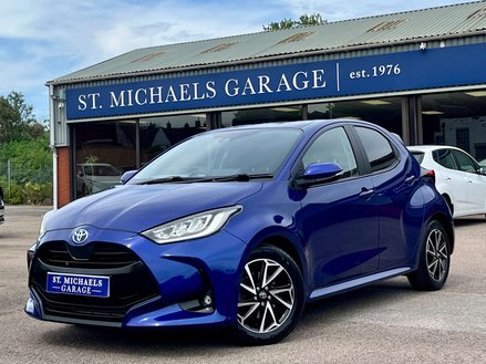 Toyota Yaris 1.5 Yaris Design HEV CVT 5dr
