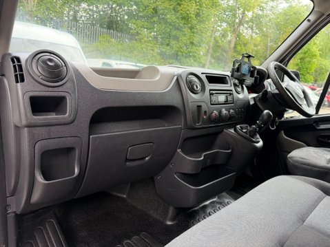 Nissan NV400 2.3 dCi 33 SE Panel Van 5dr Diesel Manual FWD L1 H1 Euro 5 (125 bhp) 23