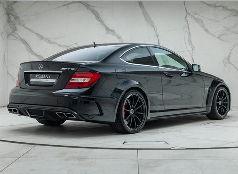 Mercedes-Benz C63 AMG Black Series 6