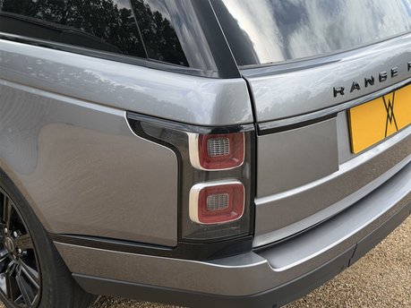 Land Rover Range Rover WESTMINSTER BLACK 29