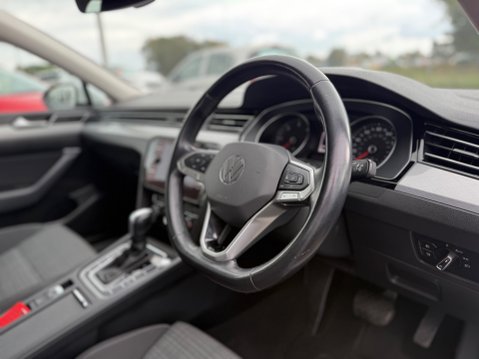 Volkswagen Passat SE NAV TDI DSG 10