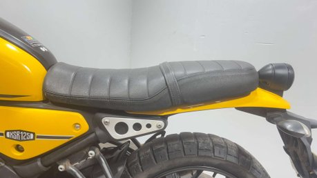 Yamaha XSR125 2021 34K 1 OWNER PROJECT BIKE SPARES OR REPAIR 125CC 27