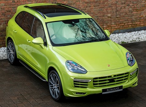 Porsche Cayenne Turbo S 8