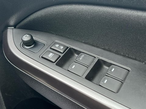 Suzuki Vitara SZ-T BOOSTERJET MHEV 27