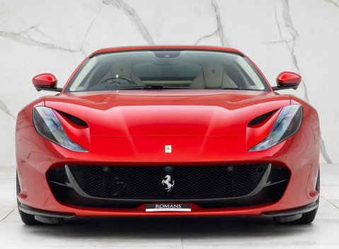 Ferrari 812 Superfast 25