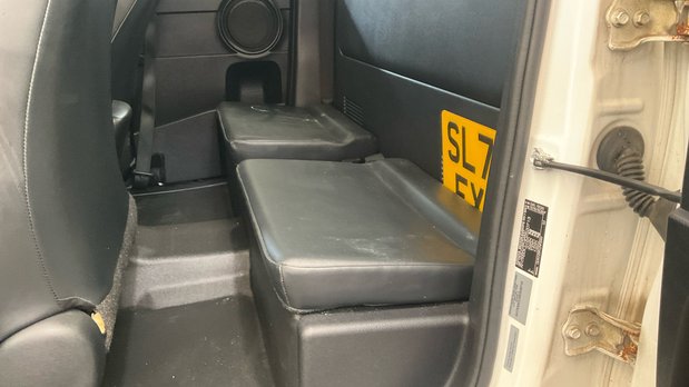 Toyota Hilux Active | 2.4 LT | Extended Cab | Tow Bar | Air Con | EURO 6 7