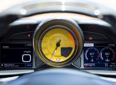 Ferrari GTC4 Lusso 17