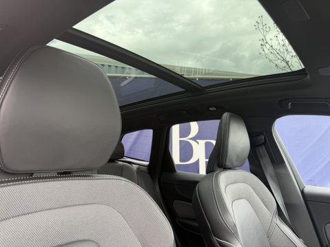 Volvo XC60 2.0 B5 MHEV R-Design SUV 5dr Petrol Hybrid Auto AWD Euro 6 (s/s) (250 ps) 51