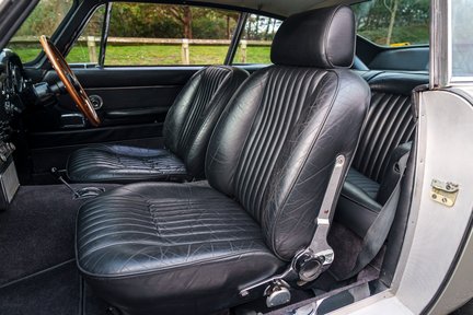 Aston Martin DB6 Mark II 25