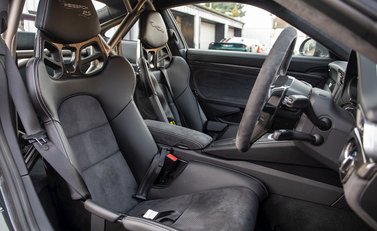 Porsche 911 (991.2) GT3 RS Weissach 12