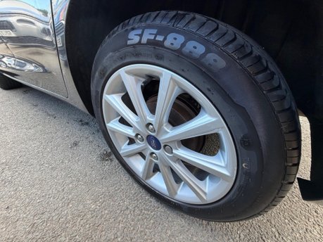 Ford Fiesta TITANIUM 14