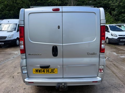 Renault Trafic 2.0 dCi SL27 Sport Panel Van 3dr Diesel Manual L1 H1 (198 g/km, 115 bhp) 15