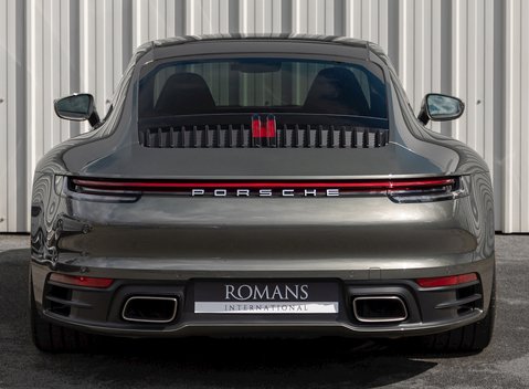 Porsche 911 Carrera (992) 5