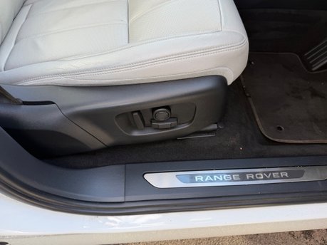 Land Rover Range Rover Evoque SE MHEV 27