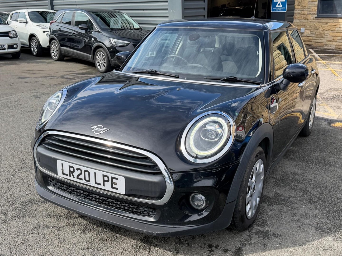 2020 MINI Hatch — image 3