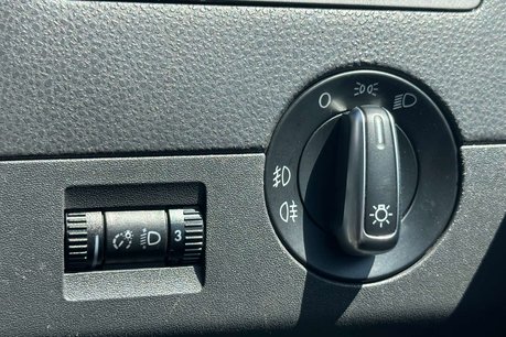 Volkswagen Transporter 2.0 BiTDI T32 Highline Kombi 4dr Diesel DSG 4MOTION L1 H1 (226 g/km, 178 bh 39