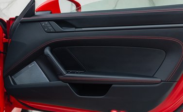 Porsche 911 Targa 4 GTS (992) 33