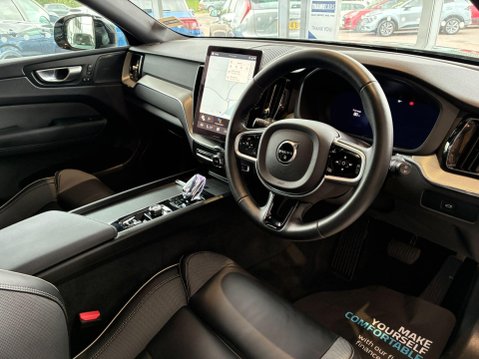 Volvo XC60 2.0 B5 MHEV Plus Black Edition Auto AWD Euro 6 (s/s) 5dr 21
