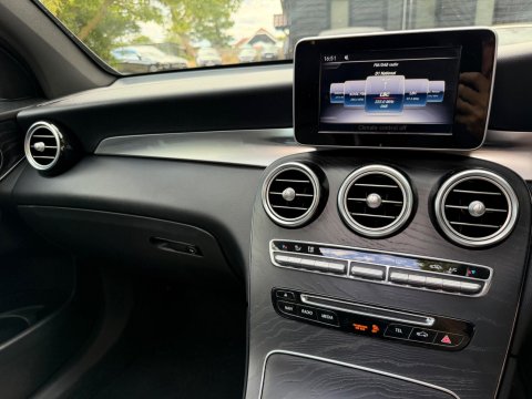 Mercedes-Benz GLC GLC 250 D 4MATIC AMG LINE PREMIUM 60