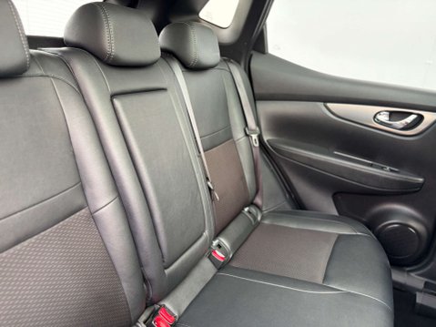 Nissan Qashqai 1.3 Qashqai Tekna DiG-T Semi-Auto 5dr 27