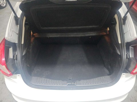 Ford Focus 1.6 Focus Zetec 105 5dr 18
