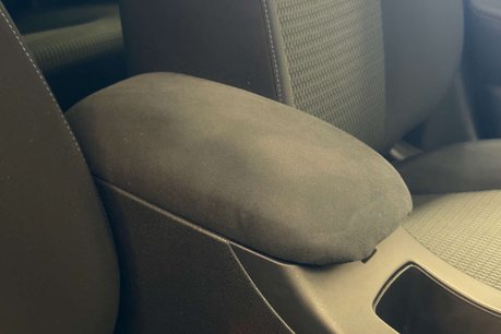 Nissan LEAF 24kWh Visia Hatchback 5dr Electric Auto (107 bhp) 43