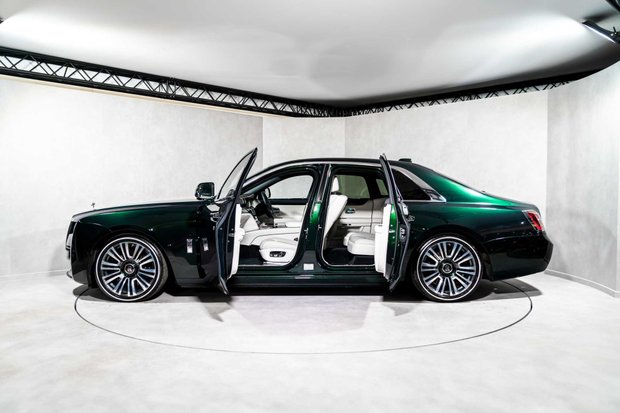 Rolls-Royce Ghost V12. FULL PPF. STARLIGHT. H, C & M SEATS. REAR ENTERTAINMENT. HUD. 1