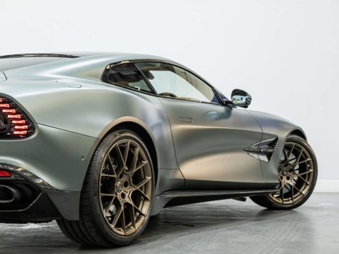 Aston Martin Vanquish 5.2 V12 BiTurbo Coupe 2dr Petrol Auto Euro 6 (s/s) (835 ps) 40