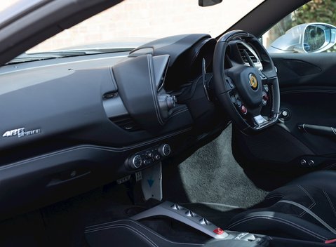 Ferrari 488 Spider 17