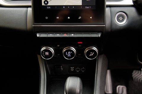 Renault Captur TECHNO E-TECH 35