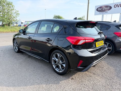 Ford Focus ST-LINE 6