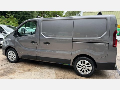 Renault Trafic 1.6 dCi 27 Sport Nav Panel Van 5dr Diesel Manual SWB Standard Roof Euro 6 ( 17
