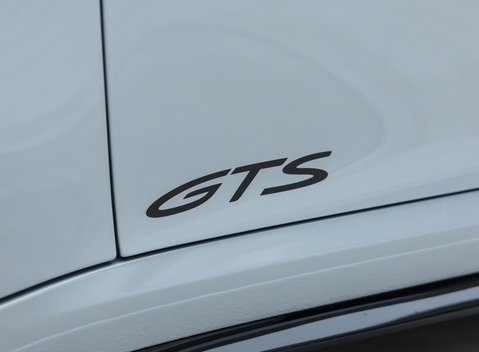 Porsche 911 Targa 4 GTS (992) 39