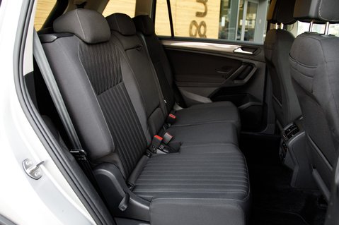 Volkswagen Tiguan Allspace LIFE TSI DSG 31