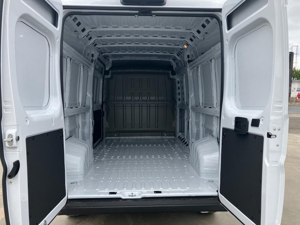 Fiat Ducato 35 L3H2 STANDARD Panel Van *pre-reg* 4