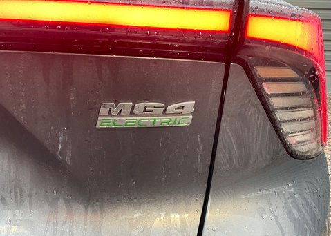 MG MG4 EV 64kWh TROPHY 13