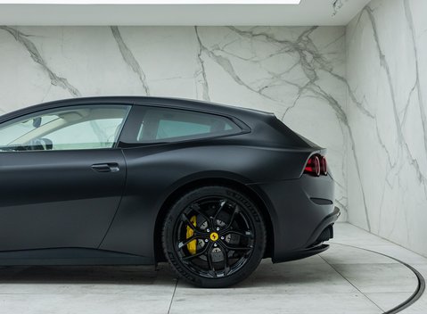 Ferrari GTC4 Lusso T 36