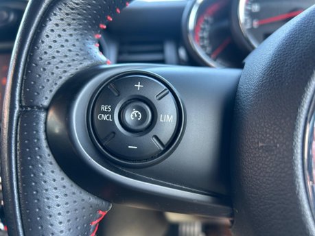 Mini Hatch 2.0 John Cooper Works Euro 6 (s/s) 3dr 24