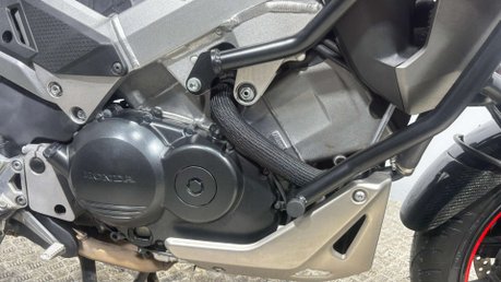 Honda VFR 2016 27K NEW MOT VERY CLEAN ADVENTURE ROAD BIKE 800CC V4 38