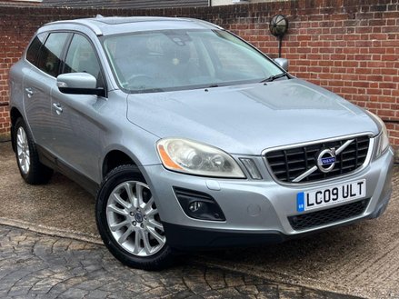 Volvo XC60 2.4 D5 SE Lux Premium SUV 5dr Diesel Geartronic AWD Euro 4 (205 ps)