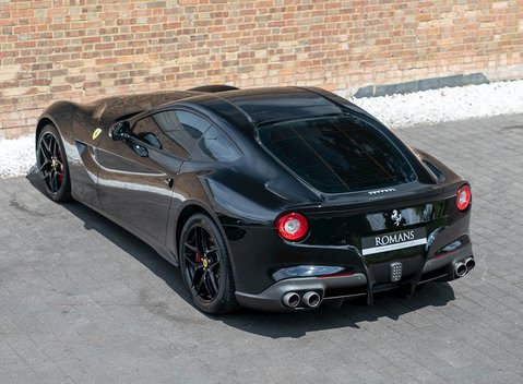 Ferrari F12 Berlinetta 9