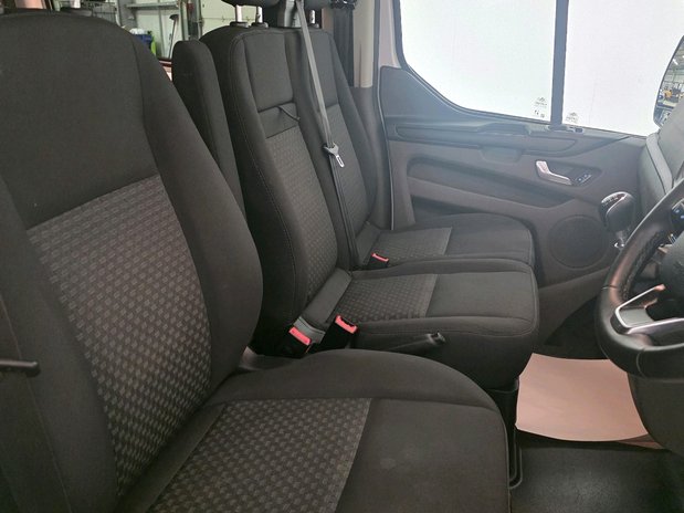 Ford Transit Custom Transit Custom 320 L2 Diesel FWD 2.0 EcoBlue 130ps H1 Trend 9-Seater 19