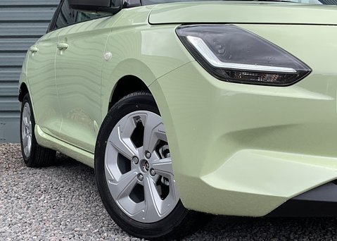 Suzuki Swift Motion 1.2 Mild Hybrid 4