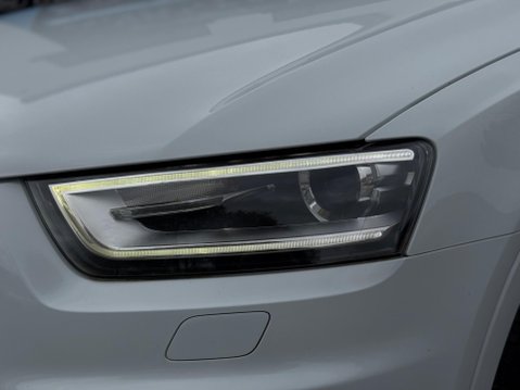 Audi Q3 2.0 TDI S line S Tronic quattro Euro 5 (s/s) 5dr 15