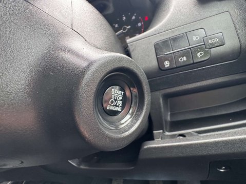 Fiat Ducato 2.2 Ducato 35 Tecnico MultiJet III 25