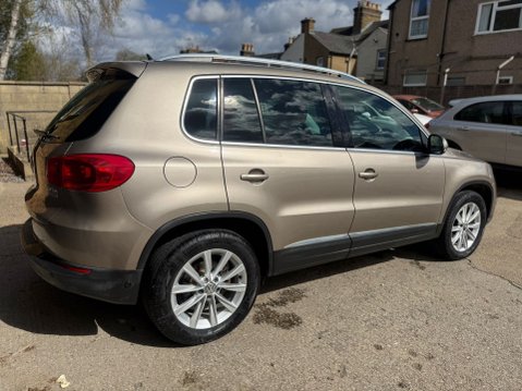 Volkswagen Tiguan 2.0 TDI BlueMotion Tech SE SUV 5dr Diesel DSG 4WD 6